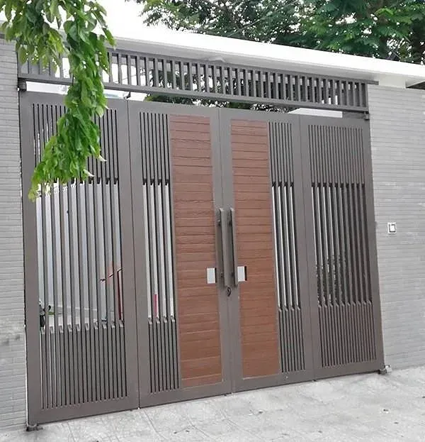 Cổng bốn cánh nan thép hộp kết hợp tấm vân gỗ